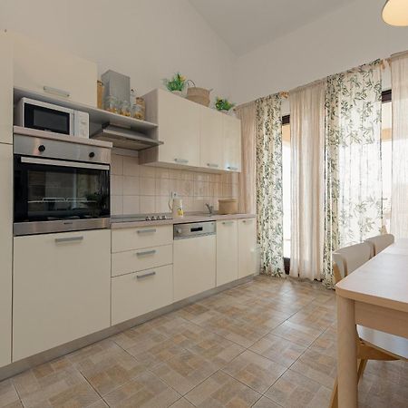 Apartment Tomislav Vir Exterior photo